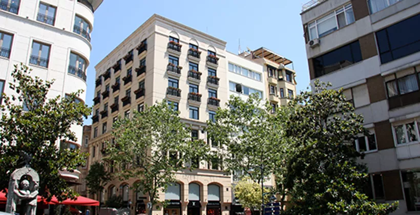 Establish your serviced office in this charming office building with classic architecture.